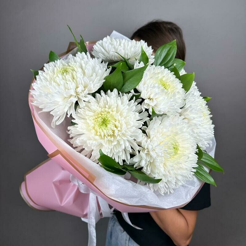 Букет с хризантемой и рускусом, стандартный