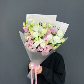 Buket «9 belih i nezhno-rozovih eustom»