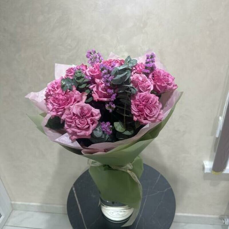 Букет из пионовидных розовых роз, делюкс