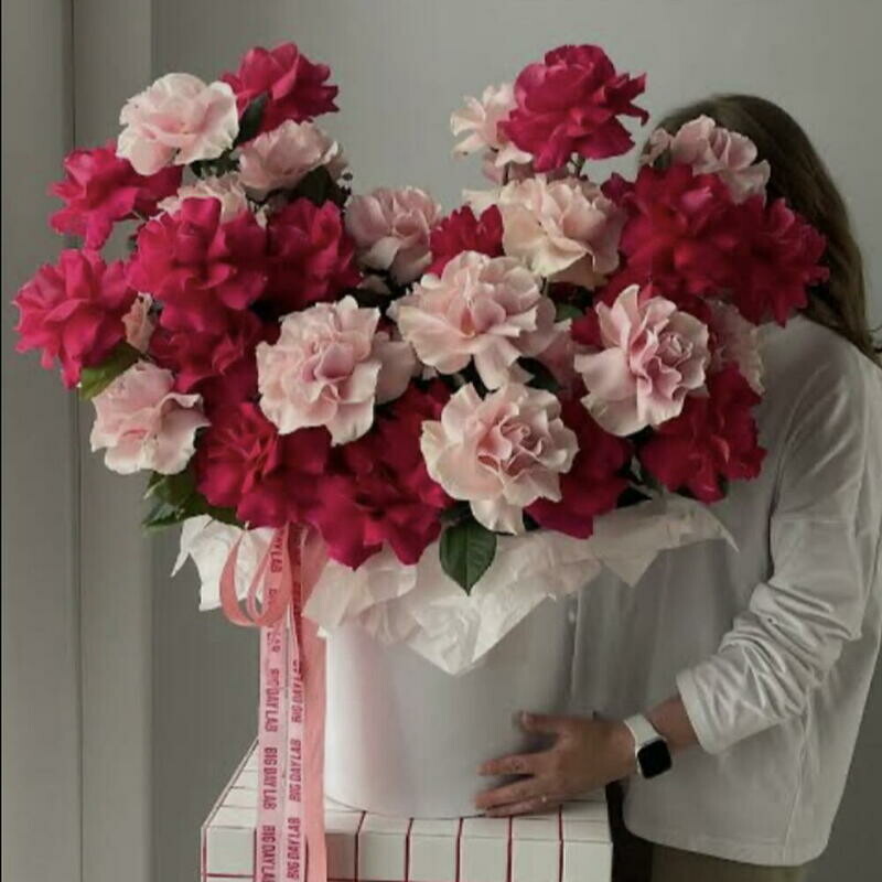 SHikarnaya kompozitciya iz roz, luxe