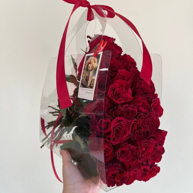 31 roza v sumke, 31 importnaya roza