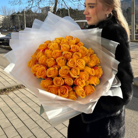 51 роза с оформлением