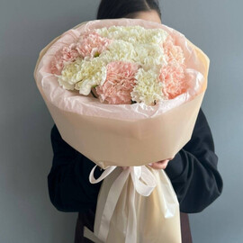 нежный букет из диантусов