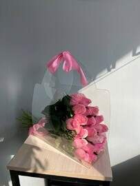 21 нежная роза в сумке