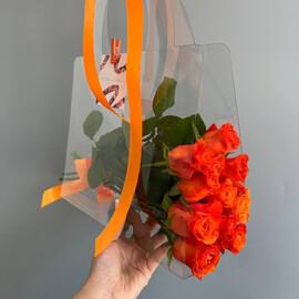 11 роз в сумке