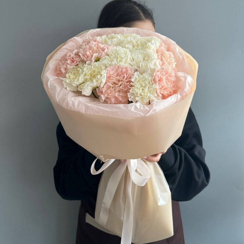 нежный букет из диантусов, диантусы