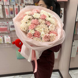 stojkij buket iz diantusov