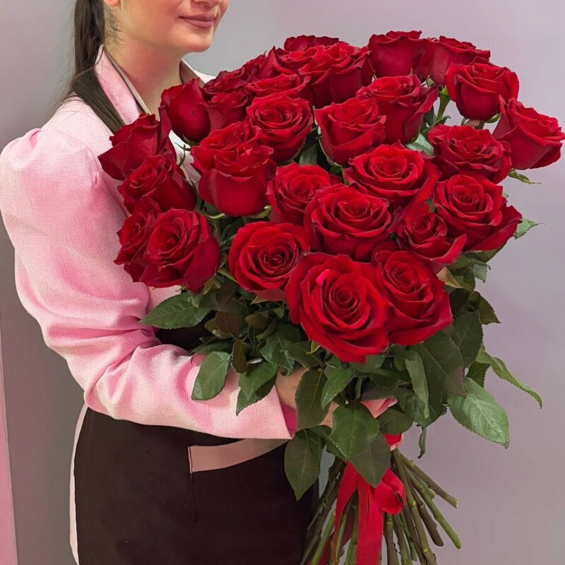 Голландские красные  розы, голландская роза