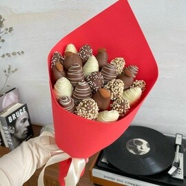 Букет из клубники в шоколаде 3