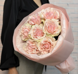 Bouquet of 5 pink French roses