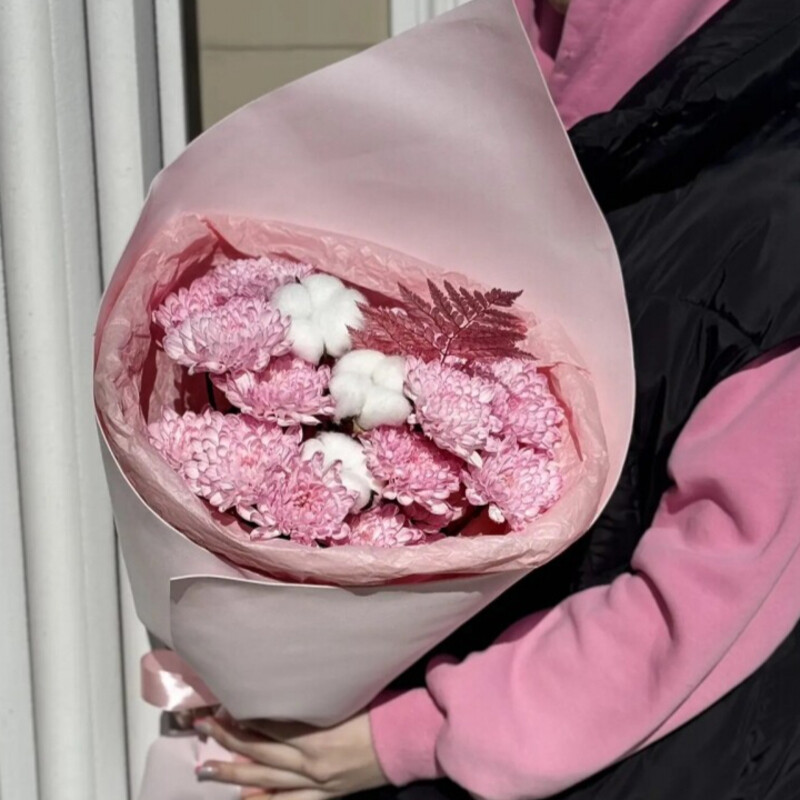 Bouquet of chrysanthemum bushes and cotton with fern, standart
