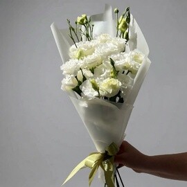 Bouquet of lace eustoma