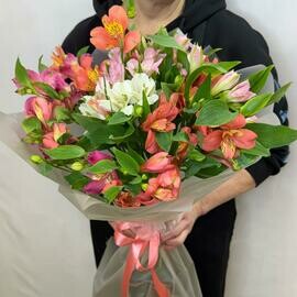 Букет ярких альстромерий микс