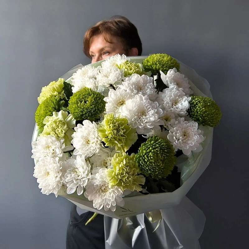 Bouquet of chrysanthemums and carnations "Lime Raf", standart