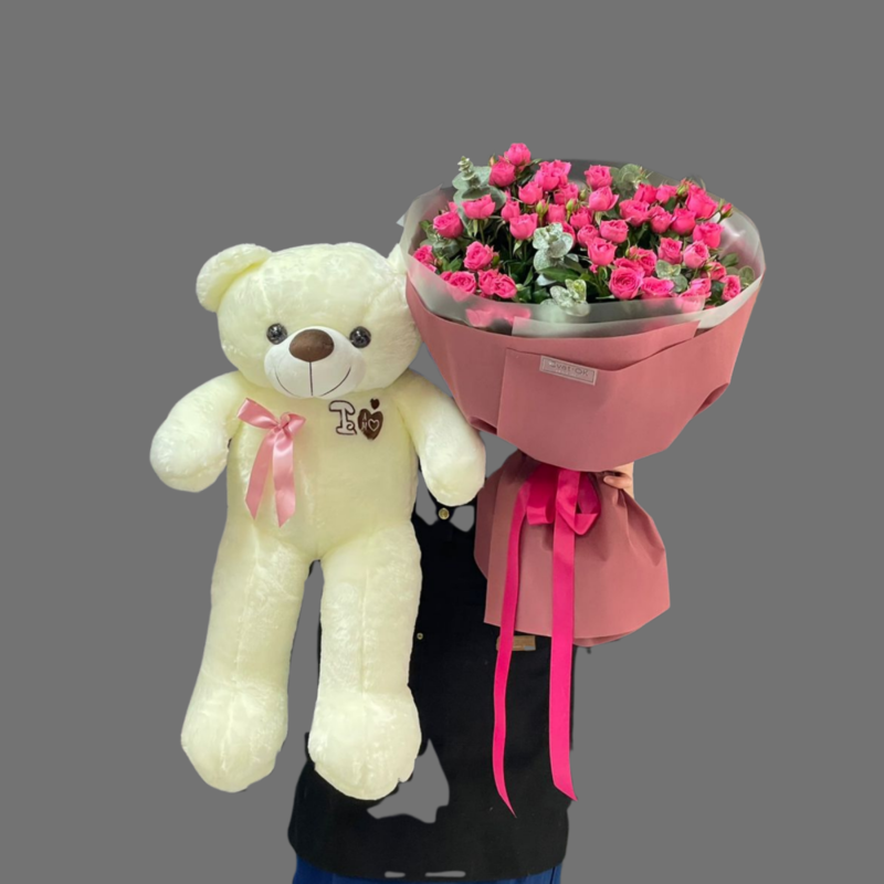 Buket «Syurpriz s mishkoj» — kustovie rozi i evkalipt, standart