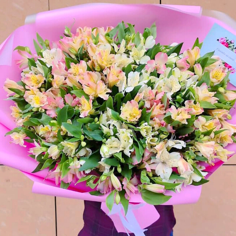 Buket prekrasnoj al_stromerii, premium