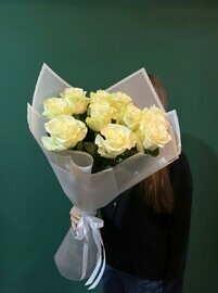Букет из белых импортных роз