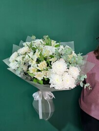 Большой букет из стойких цветов