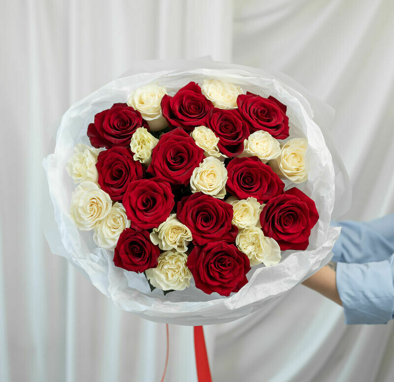 Rozi krasno-belie Ekvador 25 sht (60sm), rozi krasno-belie ekvador 25 sht (60sm)