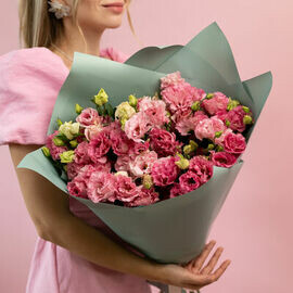 15 vetok rozovoj eustomi