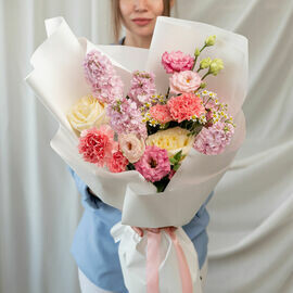 Сборный букет с маттиолой