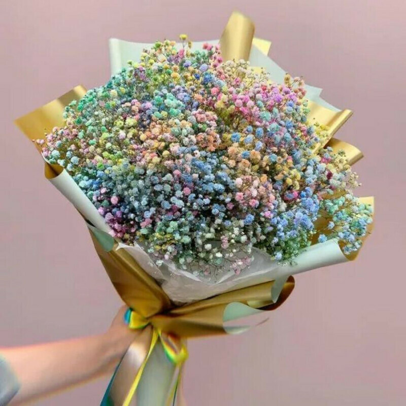 Сказочный единорог, букет радужной гипсофилы