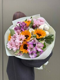 Букет с подсолнухами "Солнечный день"