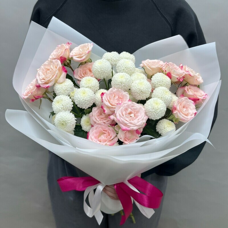 Букет из кустовой розы и хризантемы ньютон, стандартный