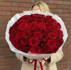 Букет из 51 красной розы