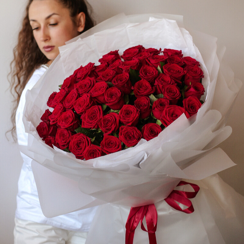 Buket 51 roza krasnaya 70 sm, buket 51 roza krasnaya 70 sm