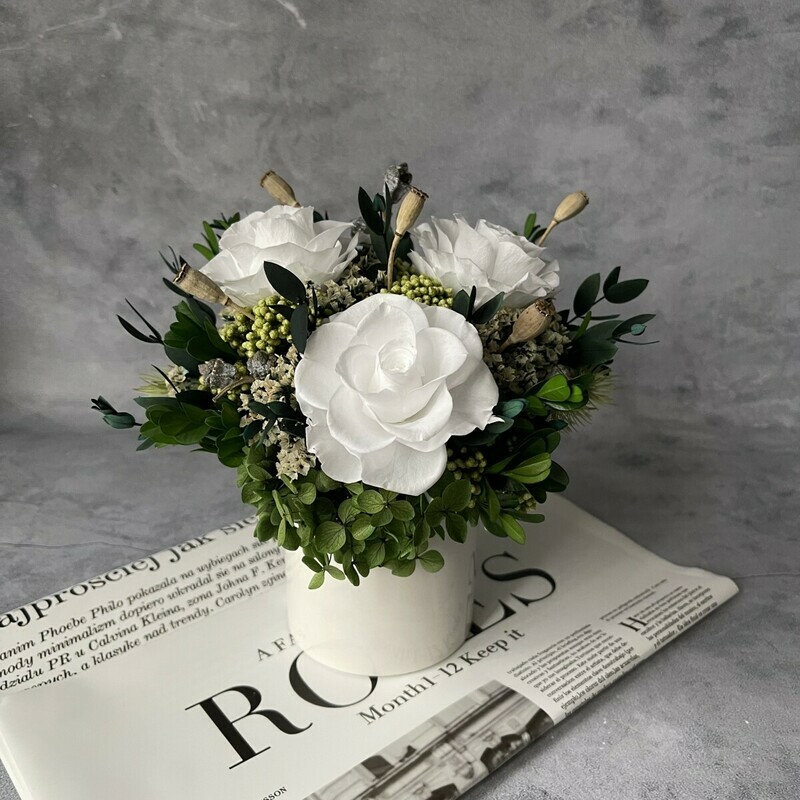 Stabilizirovannaya kompozitciya s belimi rozami, standart