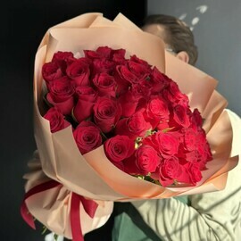 Букет из кенийской красной розы
