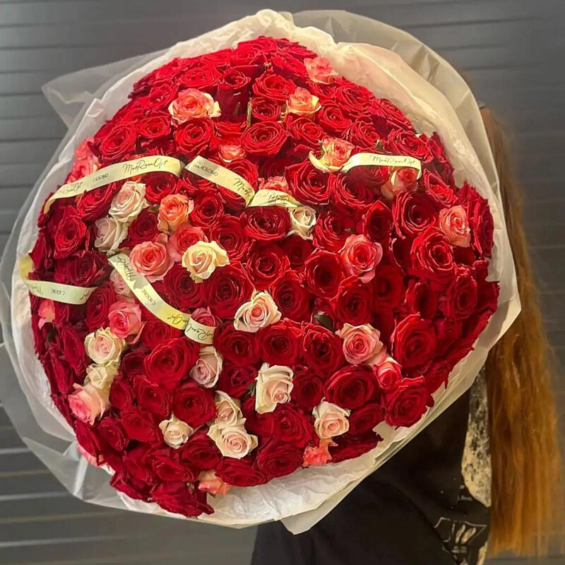 Aktciya Buket "Million roz" iz 201 sht rozi, aktciya buket "million roz" iz 201 sht rozi