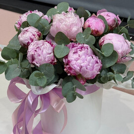 Пионы в коробке