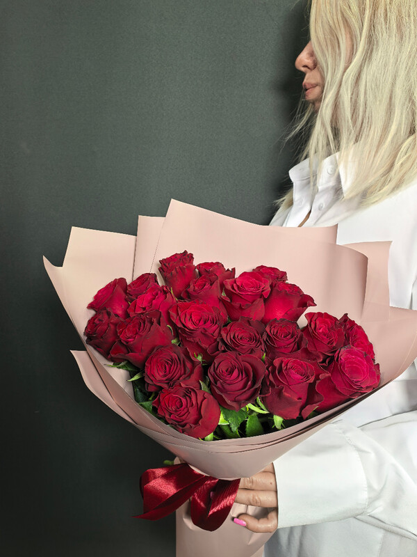 Red roses 21 pieces, standart