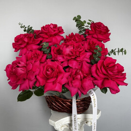 Korzina iz frantcuzskih roz