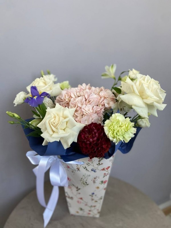 Цветы в коробке, стандартный