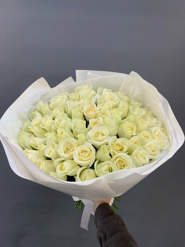 Buket iz belih roz (61 rozi), buket iz roz