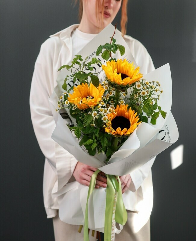 Author's summer bouquet with sunflowers and chamomile, standart