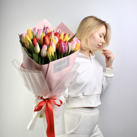 Букет из 51 тюльпана