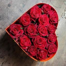 Розы в коробке Сердце 15