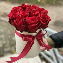 Розы в шляпной коробке 15 шт