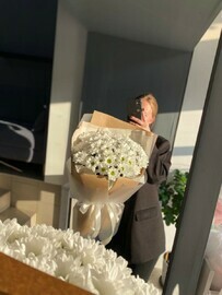 Buket iz belih romashek