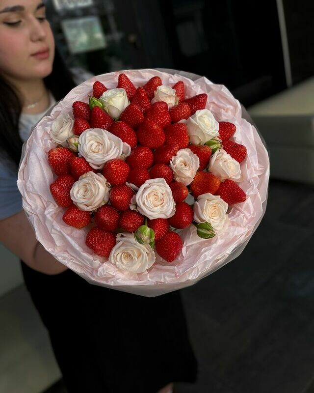 Клубника с розами, стандартный