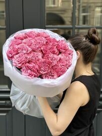 Пионовидная роза 