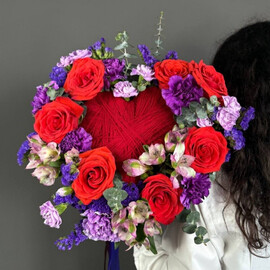 Яркий, красочный букет на 14 февраля "Сердце"