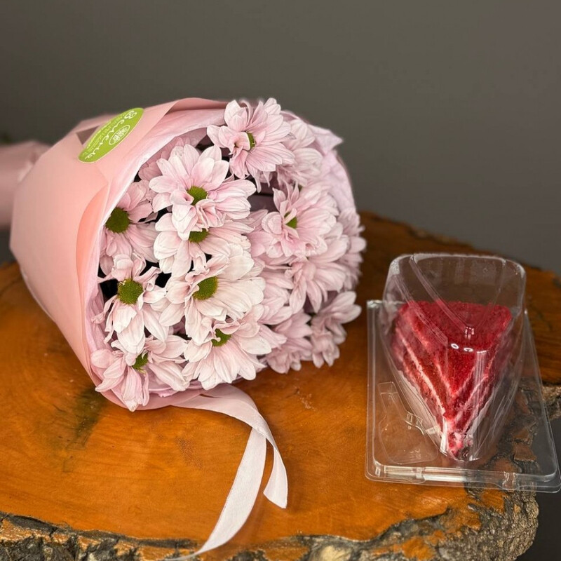 Набор букет из ромашковых хризантем + торт на ваш выбор, уменьшенный