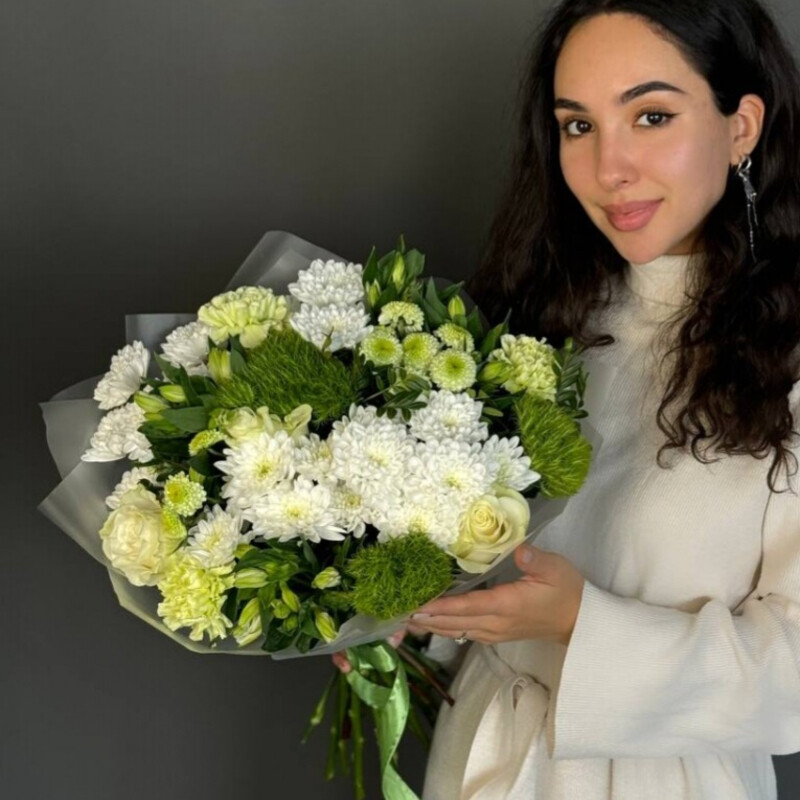 Avtorskij buket v belo-zelenom tcvete, standart