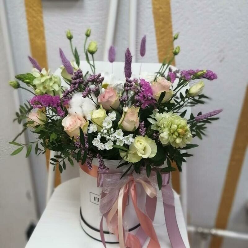 Kompozitciya s lagurusom, standart