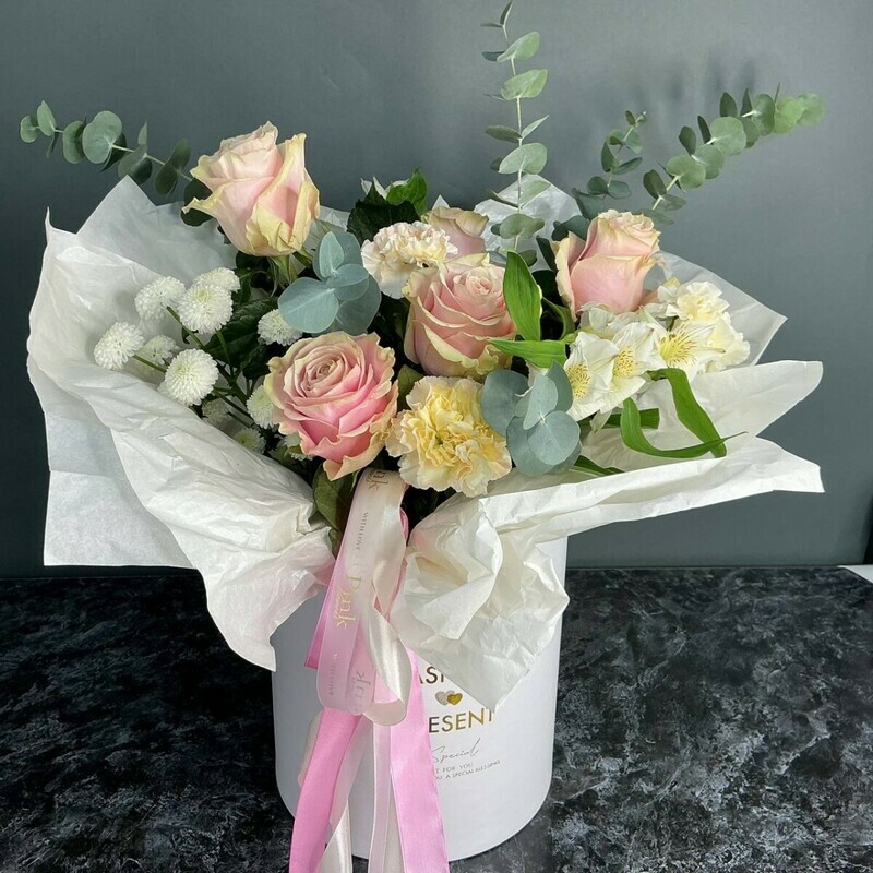 Kompozitciya i nezhnih roz , al_stromerii, standart